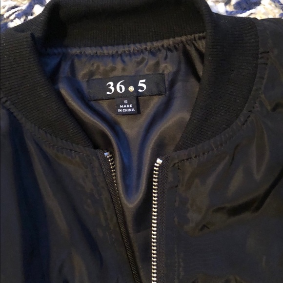 Fashion Nova cropped bomber jacket - Picture 3 of 5